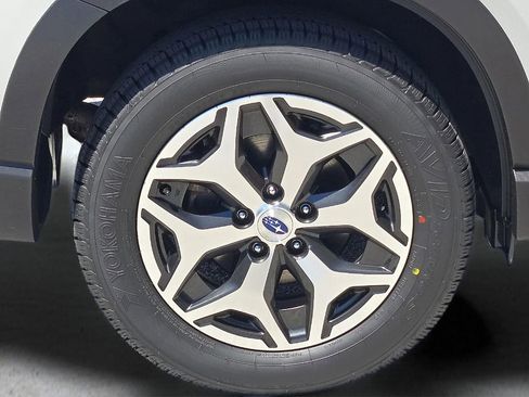 Used 2019 Subaru Forester Premium AWD/4WD image 8
