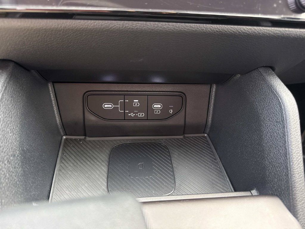 Used 2026 Kia Sportage EX FWD image 30