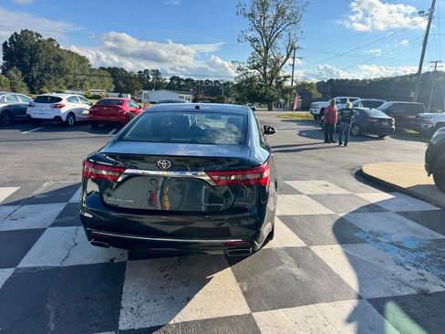 Used 2016 Toyota Avalon Touring image 5