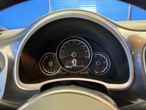 Used 2014 Volkswagen Beetle 1.8T FWD image 16