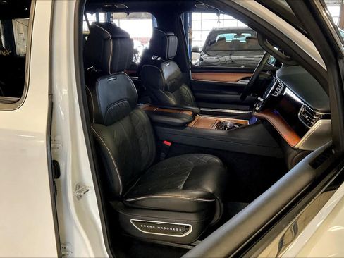 Used 2024 Jeep Grand Wagoneer Series III w/ Rear Seat Video Group 1 image 8