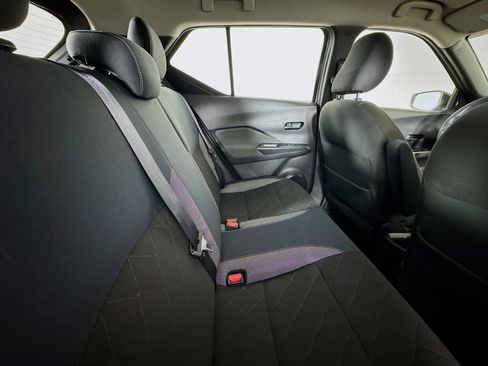 Used 2019 Nissan Kicks SV image 26