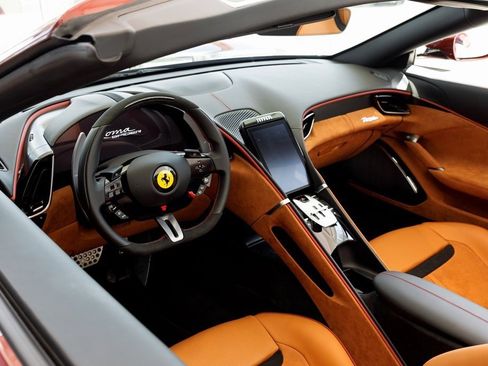 Used 2025 Ferrari Roma Spider image 28