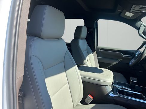 New 2026 GMC Sierra 1500 SLT w/ SLT Convenience Package image 12