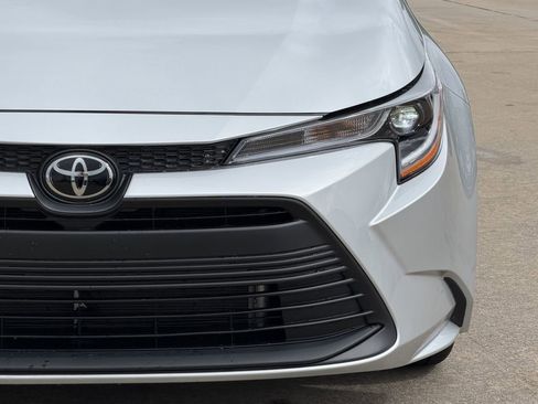 Certified 2026 Toyota Corolla LE FWD image 4