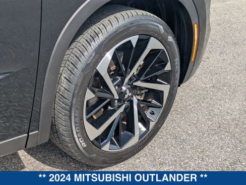 Used 2024 Mitsubishi Outlander SE FWD image 12