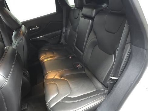 Used 2020 Jeep Cherokee Limited AWD/4WD image 31