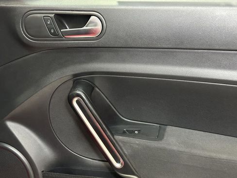 Used 2019 Volkswagen Beetle 2.0T S image 32