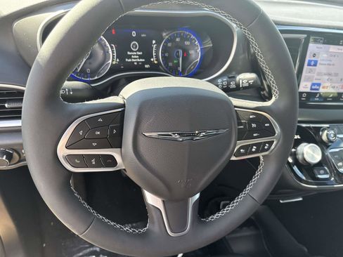 New 2026 Chrysler Voyager LX image 10