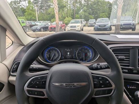Certified 2022 Chrysler Voyager LX FWD image 28