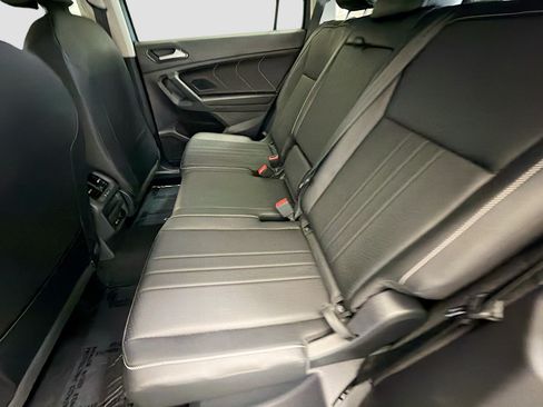 Used 2023 Volkswagen Tiguan SE FWD image 13