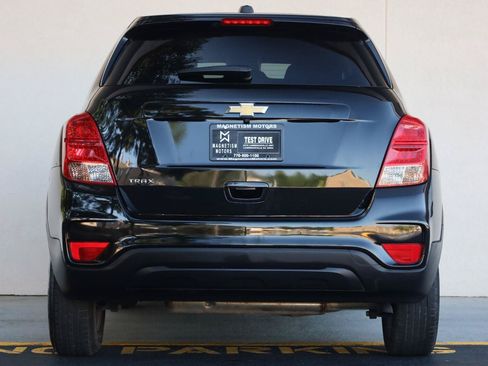 Used 2022 Chevrolet Trax LS w/ Tint and Cruise Package FWD image 11