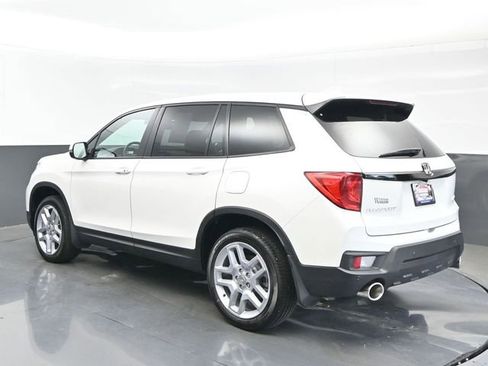 Certified 2024 Honda Passport EX-L image 3