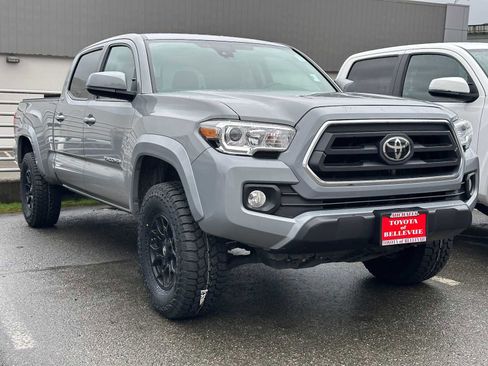 Used 2021 Toyota Tacoma SR5 AWD/4WD image 3