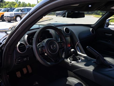 Used 2014 SRT Viper SRT-10 w/ Advanced Aerodynamics Package RWD image 30