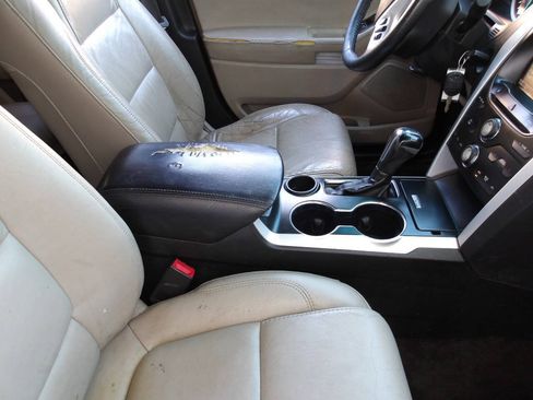 Used 2015 Ford Explorer XLT w/ Equipment Group 202A FWD image 17