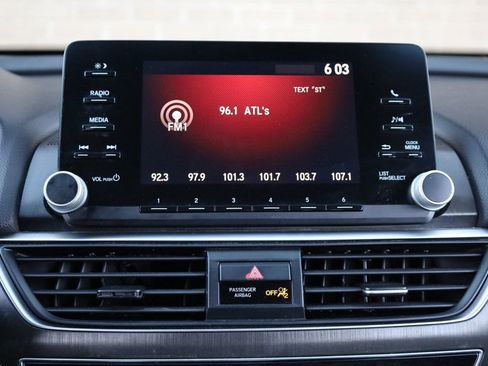 Used 2018 Honda Accord LX image 37