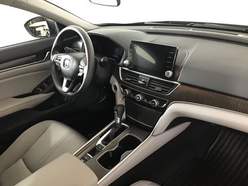 Used 2019 Honda Accord EX image 21
