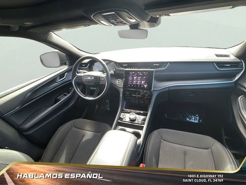 Used 2025 Jeep Grand Cherokee Laredo X w/ Luxury Tech Group I image 31