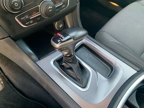 Used 2020 Dodge Charger SXT w/ Travel & Safety Group image 28