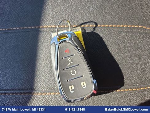 Used 2020 Chevrolet Traverse LT w/ Driver Confidence II Package image 9