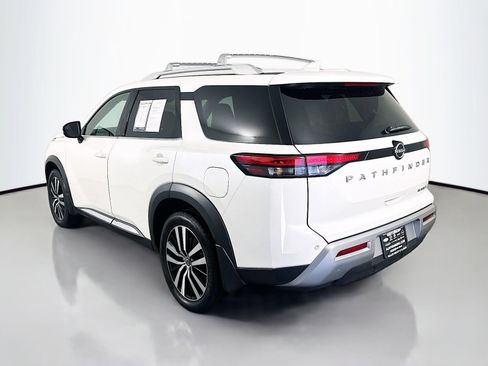 Used 2023 Nissan Pathfinder Platinum FWD image 5