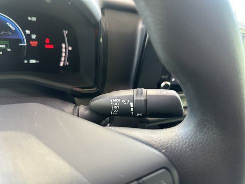 Used 2025 Toyota Camry LE image 30