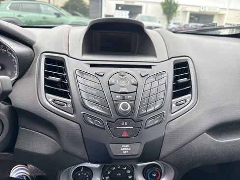 Used 2019 Ford Fiesta SE FWD image 6
