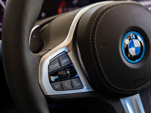 New 2026 BMW X5 xDrive50e image 18