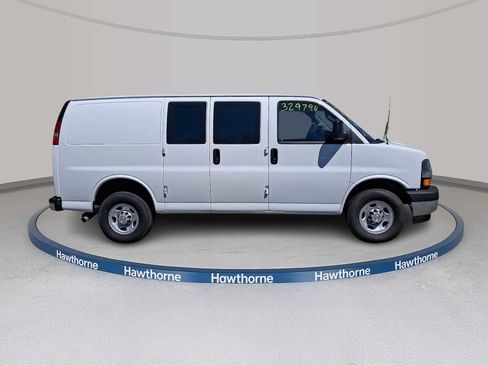 Used 2024 Chevrolet Express 2500 w/ Driver Convenience Package RWD image 7