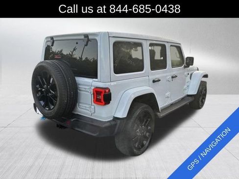 Used 2023 Jeep Wrangler Unlimited Sahara w/ Cold Weather Group AWD/4WD image 5