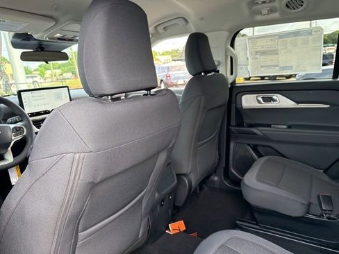 New 2026 Ford Explorer Active RWD image 21