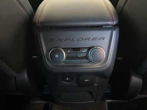 Used 2025 Ford Explorer ST-Line AWD/4WD image 22
