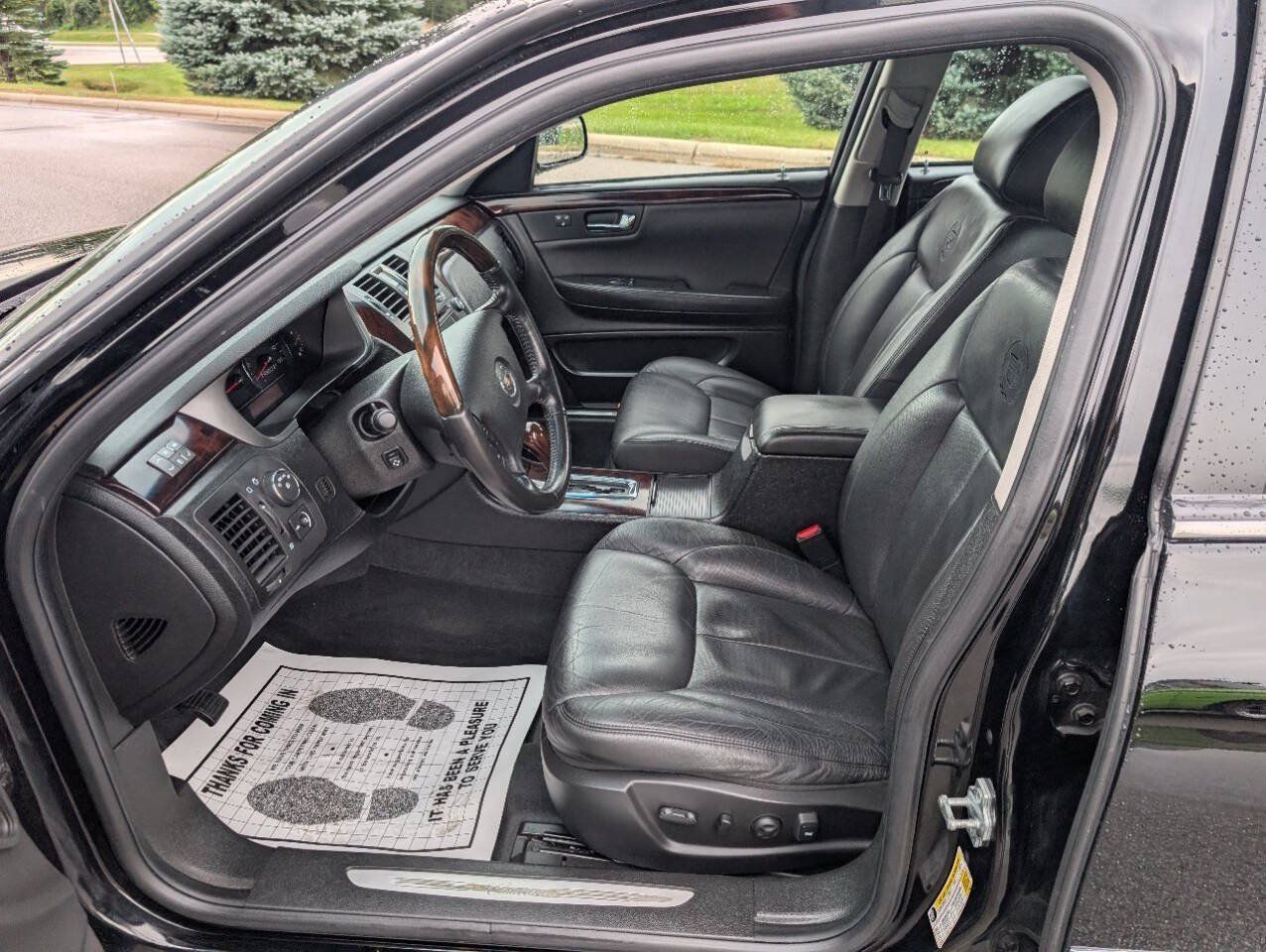 Used 2011 Cadillac DTS Premium FWD image 14