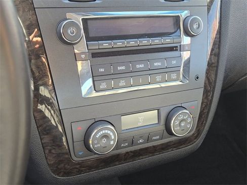 Used 2008 Cadillac DTS w/ Sun And Sound Package image 19