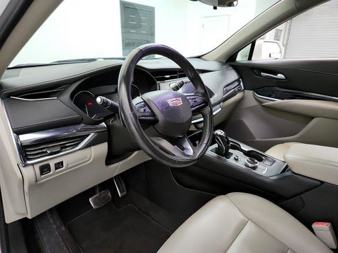 Used 2019 Cadillac XT4 Luxury FWD image 13