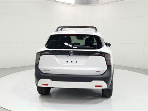 Certified 2025 Nissan Kicks SR image 7