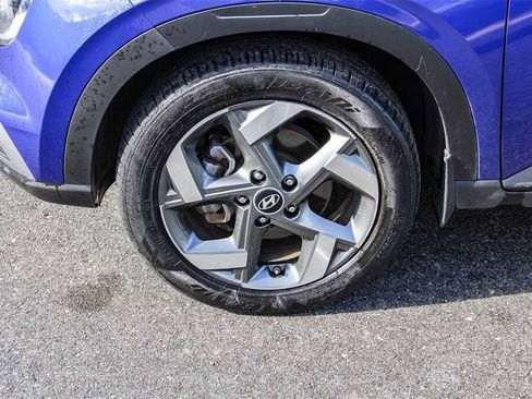 Used 2022 Hyundai Venue SEL image 9