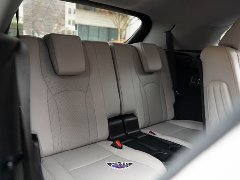 Used 2021 Lexus RX 350L 350L Luxury w/ Premium Package image 20