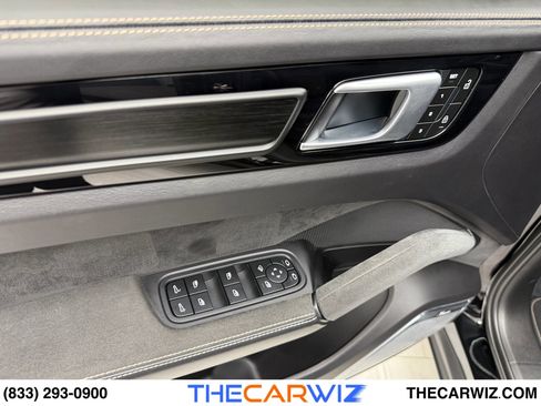 Used 2023 Porsche Cayenne Turbo GT image 40