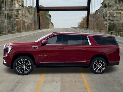 New 2026 GMC Yukon XL Denali w/ Sun & Power Step Package AWD/4WD image 4