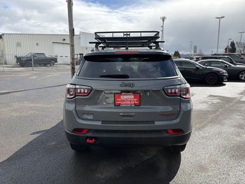 Used 2022 Jeep Compass Trailhawk w/ Trailhawk Convenience Group image 4