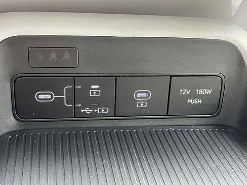 Certified 2025 Hyundai Kona SE image 27