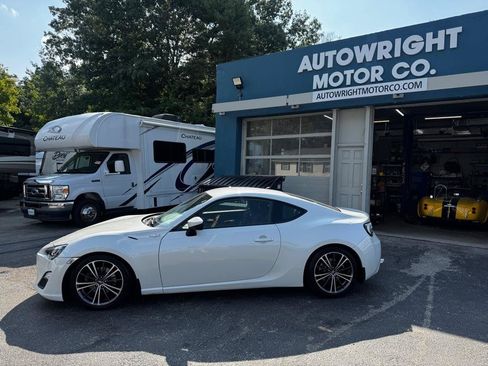 Used 2014 Scion FR-S RWD image 3