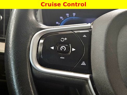 Used 2022 Volvo XC60 B5 Inscription w/ Protection Package Premier image 35