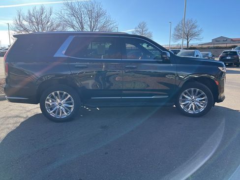 Used 2023 Cadillac Escalade Premium Luxury image 7