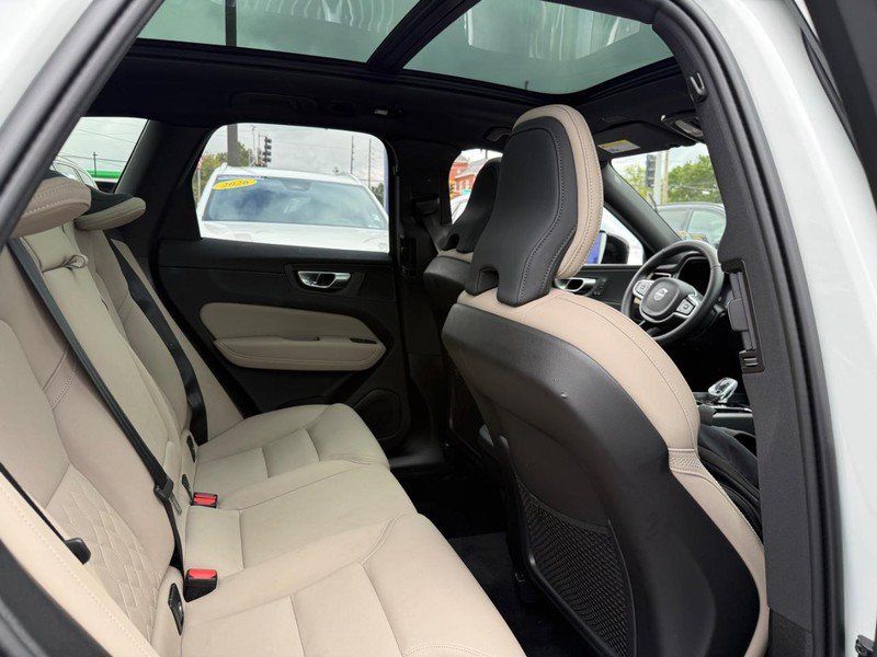 Used 2026 Volvo XC60 B5 Plus AWD/4WD image 11