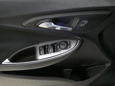 Used 2017 Chevrolet Malibu LT image 19