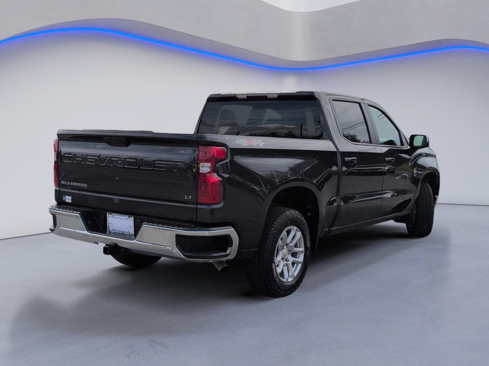 Used 2023 Chevrolet Silverado 1500 LT AWD/4WD image 4