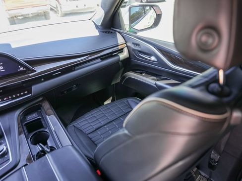 Used 2022 Cadillac Escalade ESV Sport Platinum w/ LPO, Floor Liner Package AWD/4WD image 29